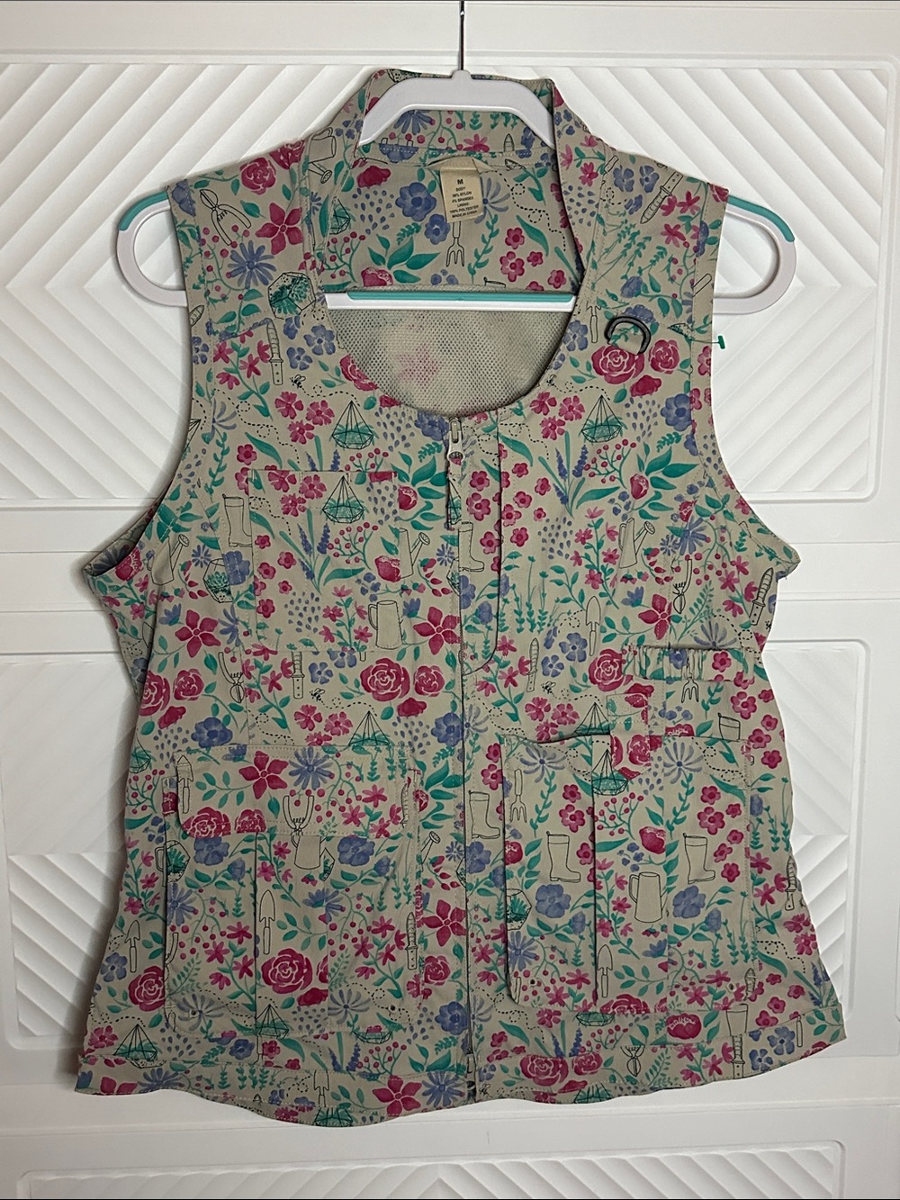 Duluth Trading Co Beige Floral Sleeveless Utility Vest with Pink & Blue Accents